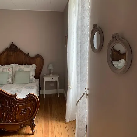 The Cool Lounge A Coulonges - Charente Bed & Breakfast 3*