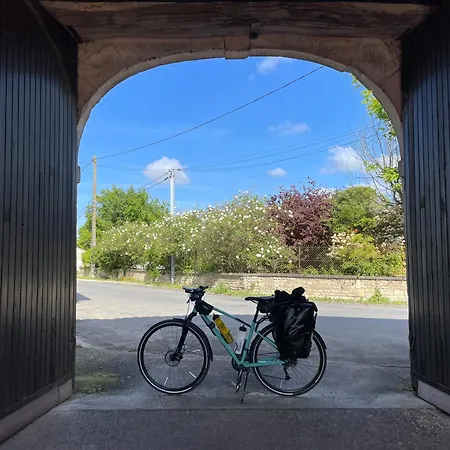 The Cool Lounge A Coulonges - Charente Bed & Breakfast 3*